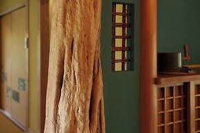 Yufuin Geihinkan Torigoebettei