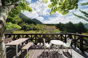 Yufuin Geihinkan Torigoebettei