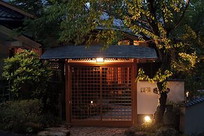 Yufuin Geihinkan Torigoebettei