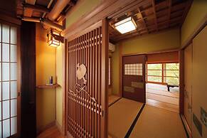 Yufuin Geihinkan Torigoebettei