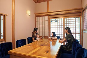 Yufuin Geihinkan Torigoebettei