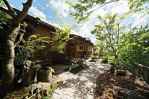 Yufuin Geihinkan Torigoebettei