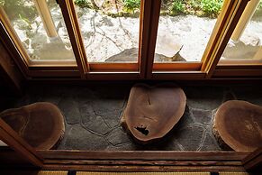 Yufuin Geihinkan Torigoebettei