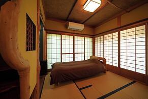 Yufuin Geihinkan Torigoebettei