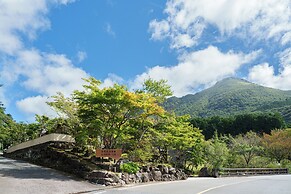 Yufuin Geihinkan Torigoebettei