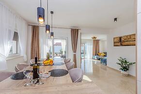 Holiday House Villa Andro