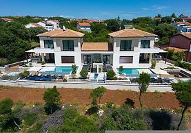 Villa Lady With Heated Pool Jacuzzi and Sauna