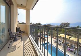 Villa Lord With Heated Pool Jacuzzi and Sauna