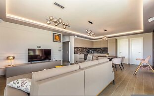 Villa Vista With Private Pool and Sauna