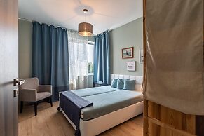 Lakefront Elegant Condo Lela