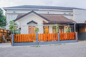 Villa D'Maguwo Suites
