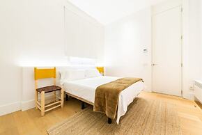 Barco Design 1-bedroom apt in Malasa a