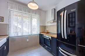 Enolabee Harbour View Apartment