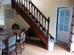 Fox's Lair Farmhouse for Panoramic Views