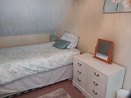 Fox's Lair Farmhouse for Panoramic Views