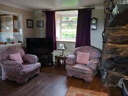 Fox's Lair Farmhouse for Panoramic Views