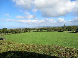 Fox's Lair Farmhouse for Panoramic Views