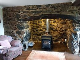 Fox's Lair Farmhouse for Panoramic Views