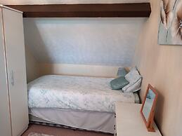 Fox's Lair Farmhouse for Panoramic Views