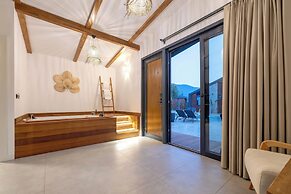 Rota Kilidonia Karaöz Suites&Villas