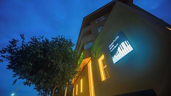 Hotel Sleep Turia Music & Art