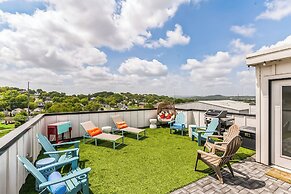 Chic Townhome for 10 W/rooftop