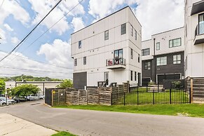 Chic Townhome for 10 W/rooftop