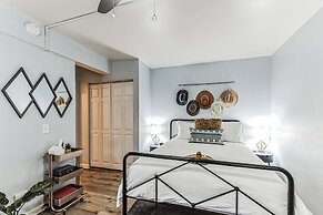 Trendy Studio for 4 w/ Community Pool!