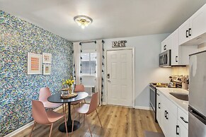 Trendy Studio for 4 w/ Community Pool!