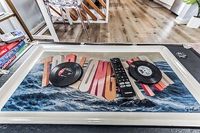 Trendy Studio for 4 w/ Community Pool!