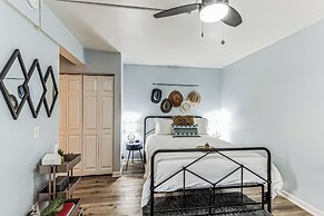 Trendy Studio for 4 w/ Community Pool!