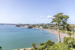 B6 Masts in Torquay With 3 Bedrooms and 2 Bathrooms