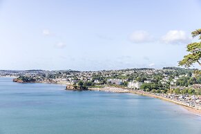 B6 Masts in Torquay With 3 Bedrooms and 2 Bathrooms