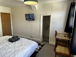 Family Friendly One Bedroom Apartment w King Bed