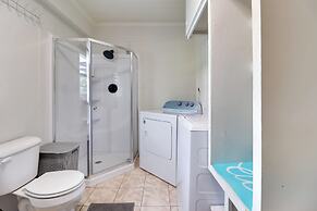 Valdosta Home: Bar, Bbq, Fire Pit + More!