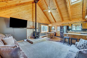 Alpine Cabin w/ Deck: 3 Mi to Luna Lake!