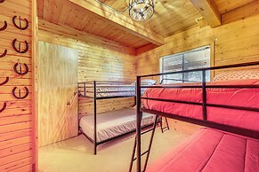 Alpine Cabin w/ Deck: 3 Mi to Luna Lake!