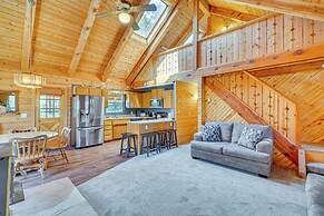 Alpine Cabin w/ Deck: 3 Mi to Luna Lake!