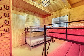 Alpine Cabin w/ Deck: 3 Mi to Luna Lake!