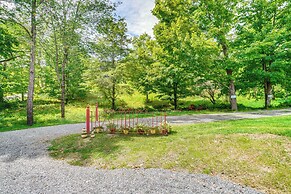 Studio w/ Trail Access ~ 10 Mi to Brattleboro!