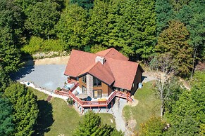 Family Valley Head Cabin: Deck & Mtn Views