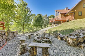 Family Valley Head Cabin: Deck & Mtn Views