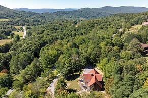 Family Valley Head Cabin: Deck & Mtn Views