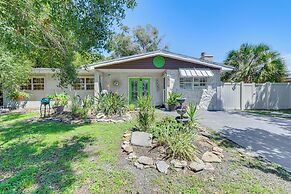 7 Mi to Downtown Tampa: Home w/ Fire Pit & Grill!