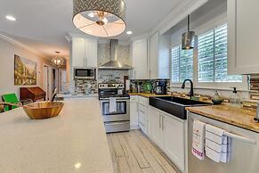 7 Mi to Downtown Tampa: Home w/ Fire Pit & Grill!