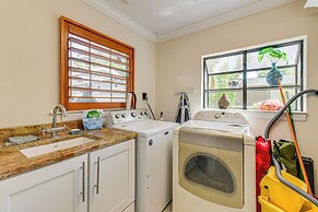 7 Mi to Downtown Tampa: Home w/ Fire Pit & Grill!