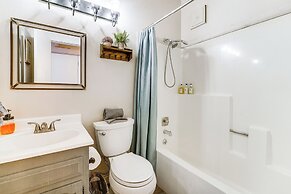 2 Mi to Northstar Resort: Quiet Condo w/ Balcony