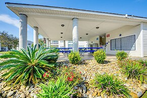 2 Mi to Beach: Grand Strand Condo w/ Pool Access!