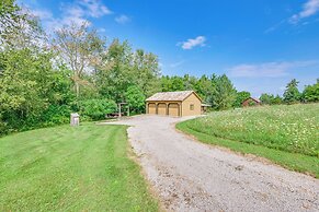 Handcrafted Log Cabin on 16 Acres: 14 Mi to Canton