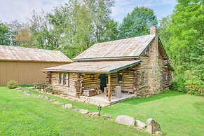 Handcrafted Log Cabin on 16 Acres: 14 Mi to Canton